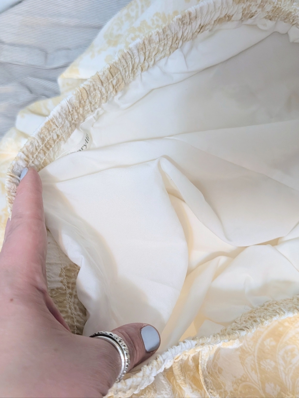 Amaryllis Cream and White Paisley Gauze Sheer Lined Pants Beach Vacation - Picture 4 of 5